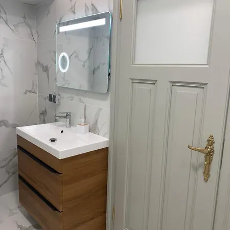 Na Skraju Rynku 110 M2 شقة تارنوفسكي غوره