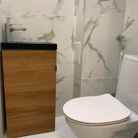 Na Skraju Rynku 110 M2 Lägenhet